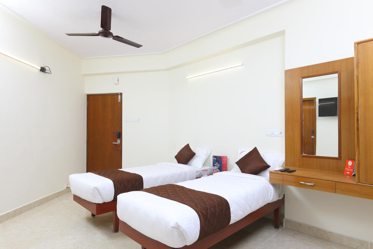 Oyo 11433 Kishore Inn Ченнаи Экстерьер фото