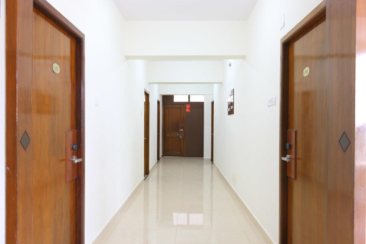Oyo 11433 Kishore Inn Ченнаи Экстерьер фото